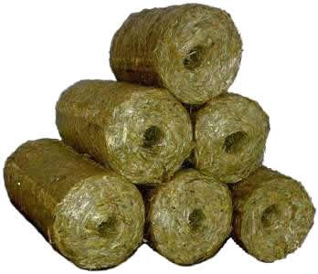 Straw-hay-briquettes.jpg